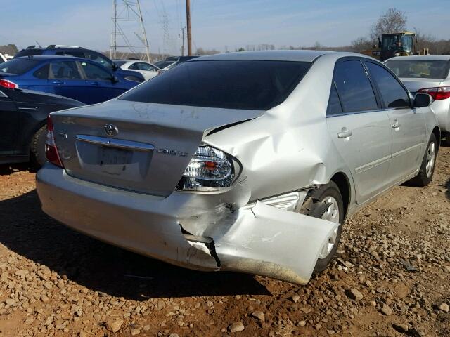 4T1BE32K82U600590 - 2002 TOYOTA CAMRY LE SILVER photo 4