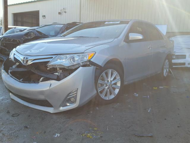 4T1BF1FKXDU725279 - 2013 TOYOTA CAMRY L SILVER photo 2