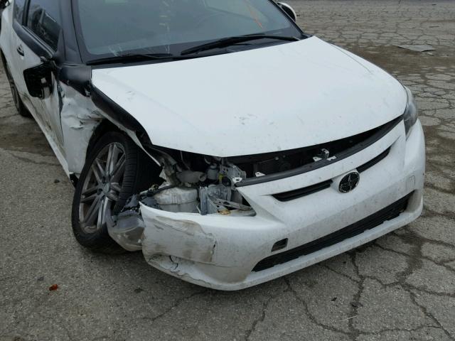 JTKJF5C73D3061588 - 2013 TOYOTA SCION TC 白色 照片 9