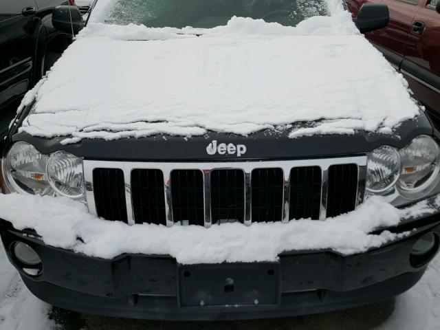 1J8HR58217C639338 - 2007 JEEP CHEROKEE BLACK photo 9