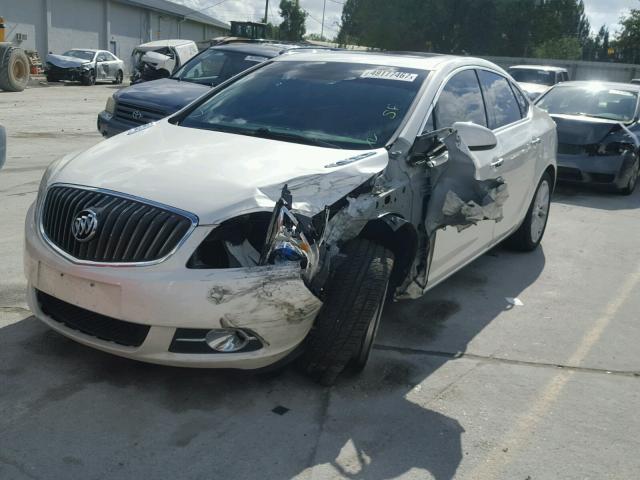 1G4PR5SK5D4110651 - 2013 BUICK VERANO CON CREAM photo 2