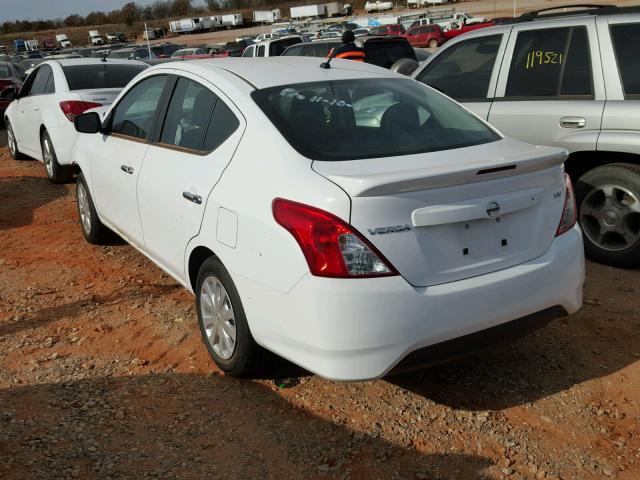 3N1CN7APXHK459868 - 2017 NISSAN VERSA S WHITE photo 3