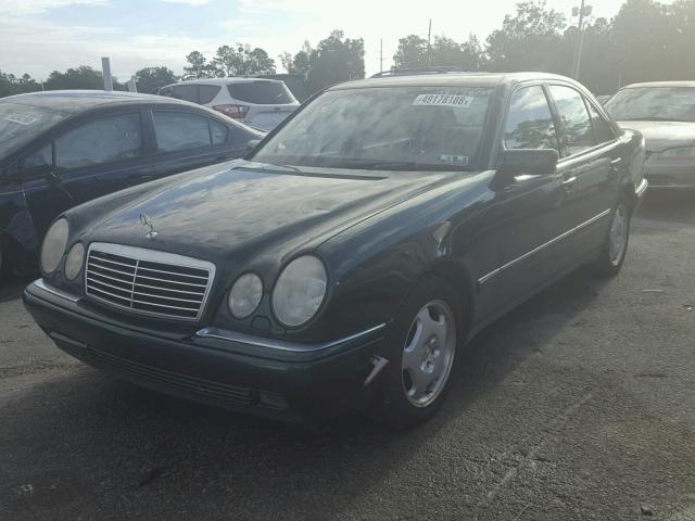 WDBJF72F6VA419340 - 1997 MERCEDES-BENZ E 420 GREEN photo 2