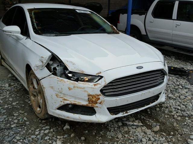 3FA6P0H70GR243413 - 2016 FORD FUSION SE WHITE photo 9