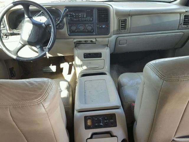 3GNFK16Z12G250076 - 2002 CHEVROLET SUBURBAN K WHITE photo 9