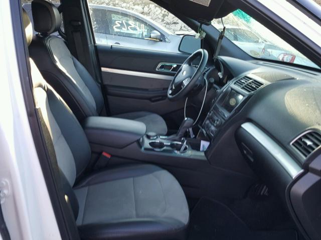 1FM5K8D83HGA03519 - 2017 FORD EXPLORER X WHITE photo 5