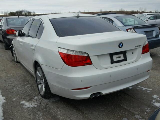 WBANU535X9C121562 - 2009 BMW 528 I WHITE photo 3