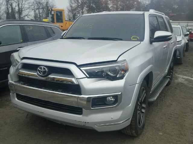 JTEZU5JR4G5147291 - 2016 TOYOTA 4RUNNER SR SILVER photo 2