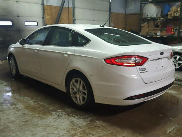 3FA6P0H75GR330210 - 2016 FORD FUSION SE WHITE photo 3