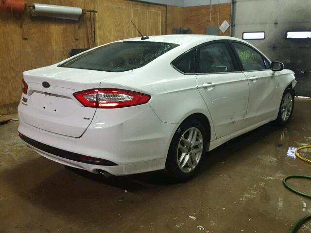 3FA6P0H75GR330210 - 2016 FORD FUSION SE WHITE photo 4