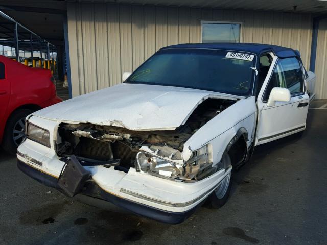 1LNLM82WXTY710753 - 1996 LINCOLN TOWN CAR S WHITE photo 2