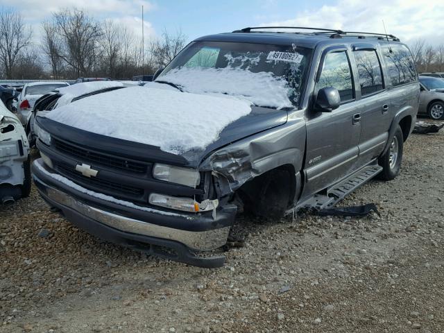 3GNGK26U5YG174224 - 2000 CHEVROLET SUBURBAN K GRAY photo 2