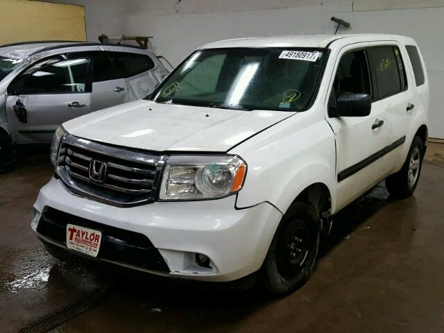 5FNYF4H2XFB009118 - 2015 HONDA PILOT LX WHITE photo 2