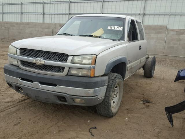 1GCHK29254E390888 - 2004 CHEVROLET SILVERADO GOLD photo 2