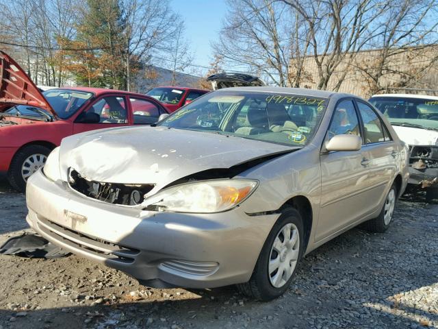 4T1BE32K73U676528 - 2003 TOYOTA CAMRY LE GOLD photo 2