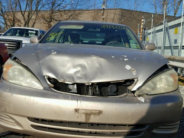 4T1BE32K73U676528 - 2003 TOYOTA CAMRY LE GOLD photo 9