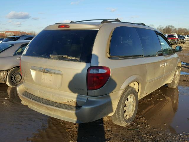 2C4GP54L55R567832 - 2005 CHRYSLER TOWN & COU TAN photo 4