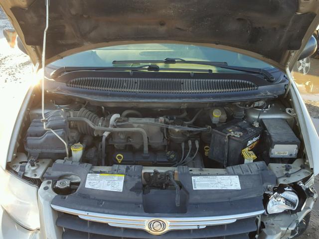 2C4GP54L55R567832 - 2005 CHRYSLER TOWN & COU TAN photo 7