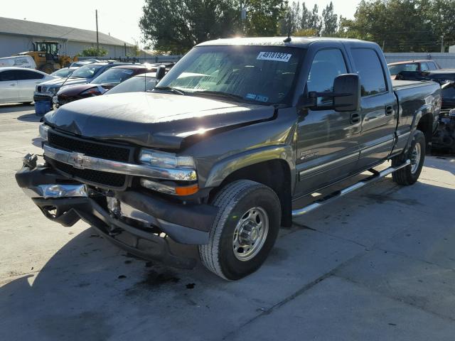 1GCHK23112F211026 - 2002 CHEVROLET SILVERADO GRAY photo 2