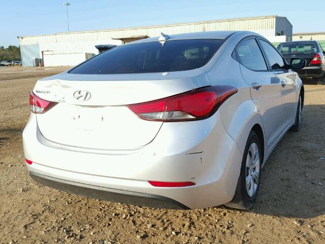 KMHDH4AEXGU573885 - 2016 HYUNDAI ELANTRA SE SILVER photo 4