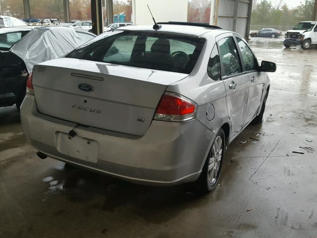 1FAHP35N68W206197 - 2008 FORD FOCUS SE SILVER photo 4