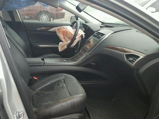 3LN6L2G93DR805042 - 2013 LINCOLN MKZ Արծաթագույն լուսանկար 5