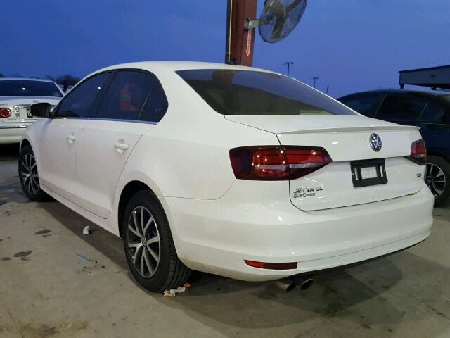 3VWDB7AJ5HM215617 - 2017 VOLKSWAGEN JETTA SE WHITE photo 3