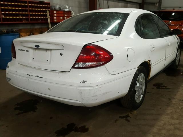 1FAFP53UX7A168062 - 2007 FORD TAURUS SE WHITE photo 4