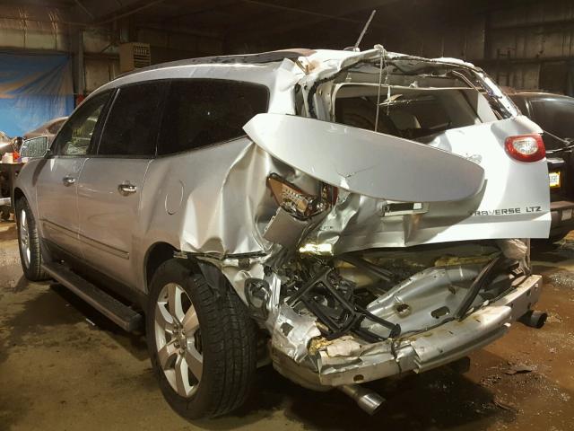 1GNEV33D89S101884 - 2009 CHEVROLET TRAVERSE L SILVER photo 3