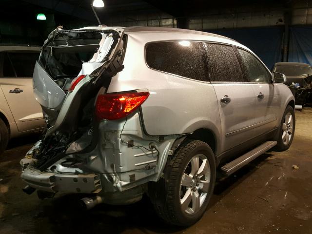 1GNEV33D89S101884 - 2009 CHEVROLET TRAVERSE L SILVER photo 4