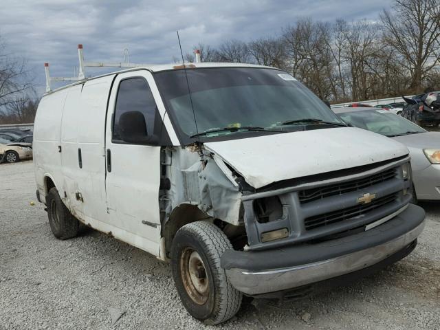 1GCFG15W421110331 - 2002 CHEVROLET EXPRESS G1 WHITE photo 1