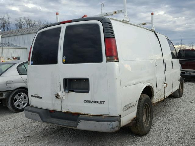 1GCFG15W421110331 - 2002 CHEVROLET EXPRESS G1 WHITE photo 4