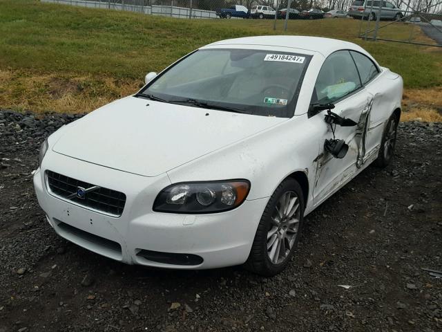 YV1MC67239J072900 - 2009 VOLVO C70 T5 WHITE photo 2