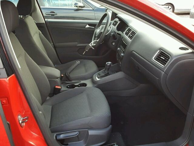 3VW2K7AJ4CM353892 - 2012 VOLKSWAGEN JETTA BASE RED photo 5