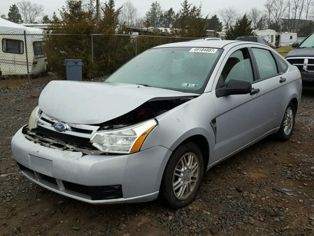 1FAHP35N18W269112 - 2008 FORD FOCUS SE SILVER photo 2