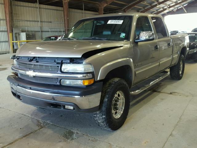 1GCGC13U82F117075 - 2002 CHEVROLET SILVERADO BROWN photo 2