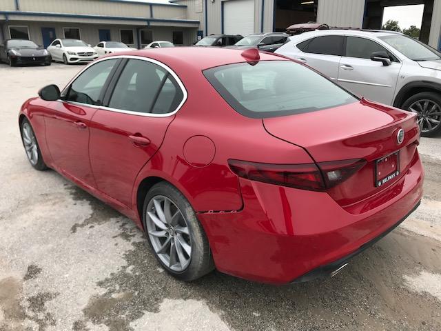 ZARFAEBN5H7537999 - 2017 ALFA ROMEO GIULIA RED photo 3