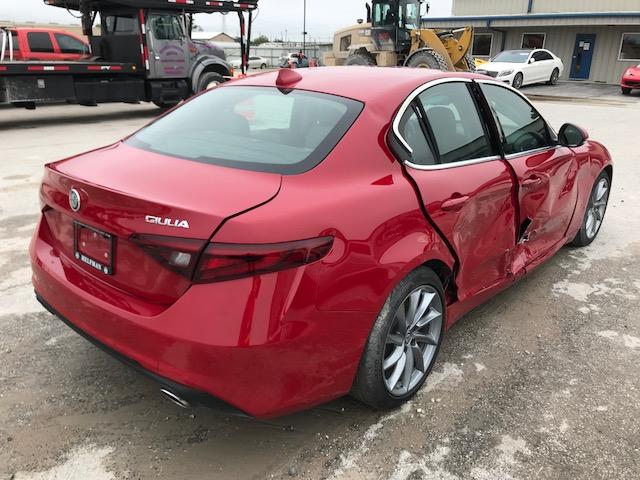 ZARFAEBN5H7537999 - 2017 ALFA ROMEO GIULIA RED photo 4