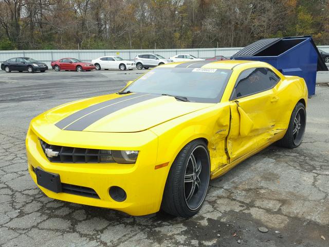 2G1FE1E38D9151175 - 2013 CHEVROLET CAMARO LS YELLOW photo 2