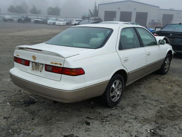 4T1BG22K9WU828916 - 1998 TOYOTA CAMRY CE WHITE photo 4