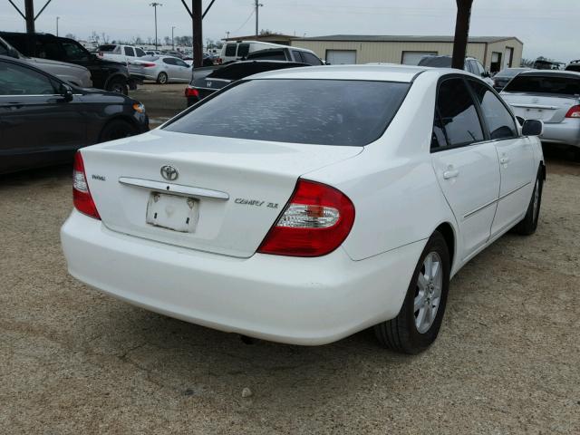 4T1BE32K52U095303 - 2002 TOYOTA CAMRY LE WHITE photo 4