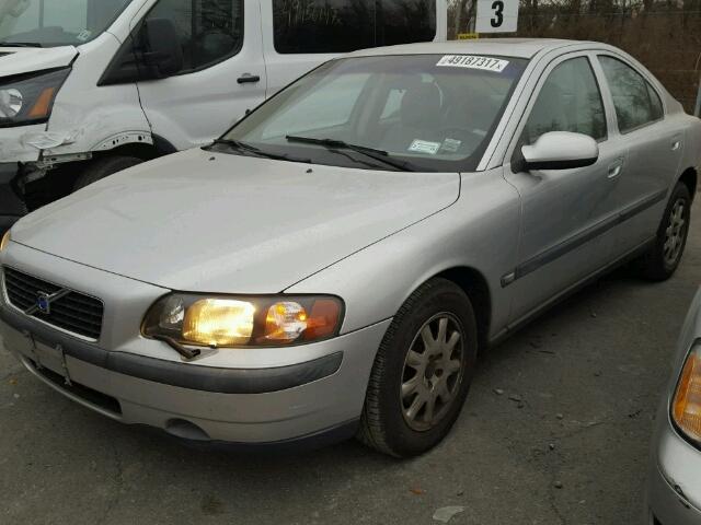 YV1RS61R112061441 - 2001 VOLVO S60 SILVER photo 2