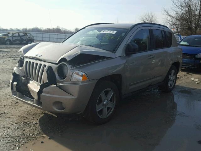 1J4NF4FB8AD630891 - 2010 JEEP COMPASS SP ბეჟი ფოტო 2