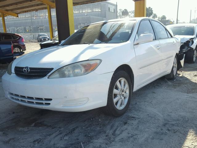 4T1BF32K54U078890 - 2004 TOYOTA CAMRY LE WHITE photo 2