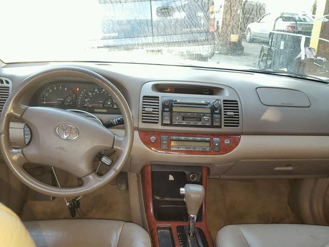 4T1BF32K54U078890 - 2004 TOYOTA CAMRY LE WHITE photo 9