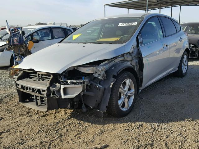 1FADP3K27DL177717 - 2013 FORD FOCUS SE SILVER photo 2