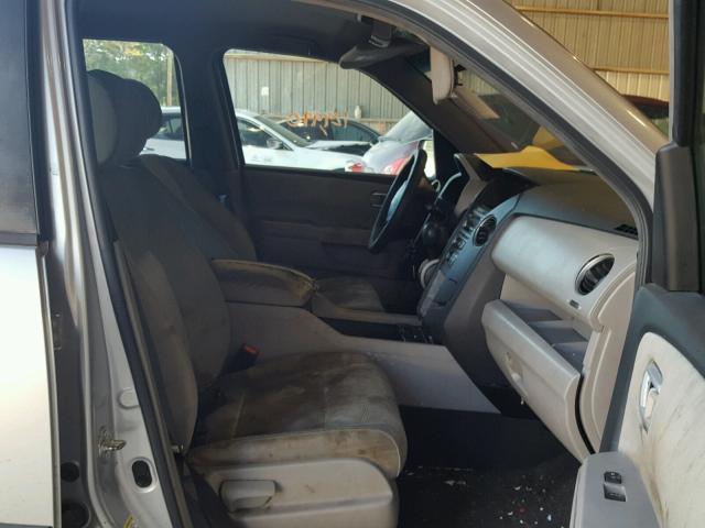 5FNYF4H29CB005802 - 2012 HONDA PILOT LX SILVER photo 5