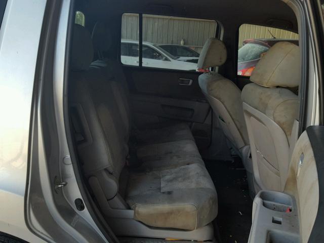 5FNYF4H29CB005802 - 2012 HONDA PILOT LX SILVER photo 6