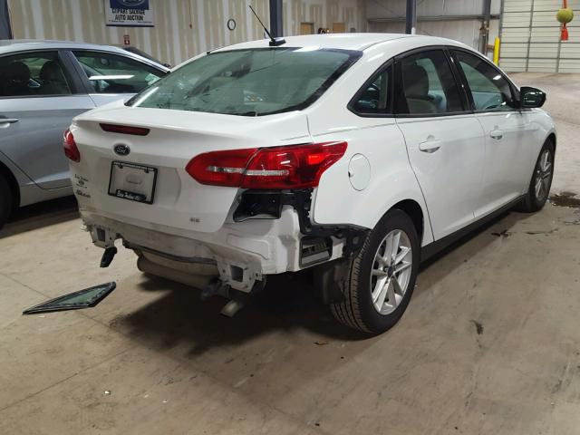 1FADP3F24FL291428 - 2015 FORD FOCUS SE WHITE photo 4