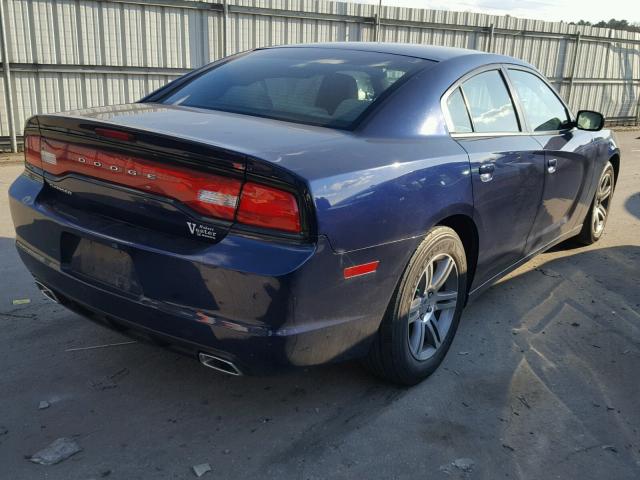 2C3CDXBG3DH638527 - 2013 DODGE CHARGER SE BLUE photo 4